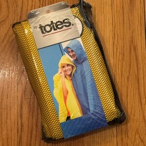 TOTES Rain Poncho in Yellow - One Size Fits Most - New In Package